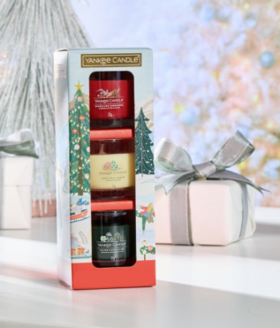 Yankee Candle dárková sada 3 skleněných votivních svíček Christmas Classics 2025