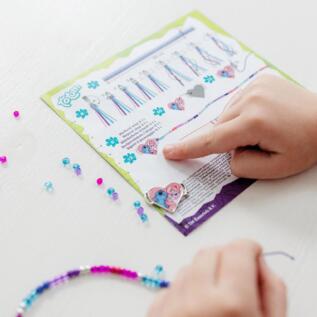 Kreativní sada Vyrob si náramky Stitch v krabičce