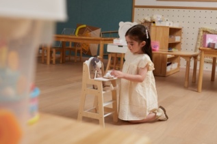 Dřevěná židlička