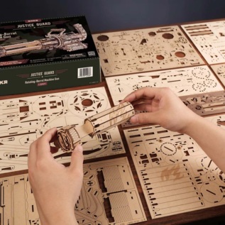 RoboTime 3D dřevěná mechanická skládačka Rotační kulomet