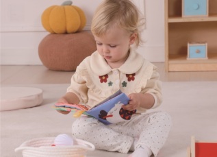 2Kids Toys Montessori set hraček pro nejmenší 5m+