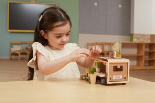 Dřevěná pojízdná kavárna