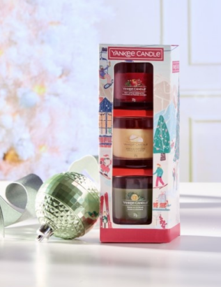 Yankee Candle dárková sada 3 skleněných votivních svíček Holiday Party 2025