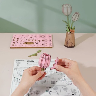 RoboTime 3D dřevěná skládačka Růžový tulipán