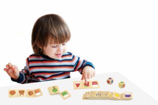 Dřevěné puzzle - barvy