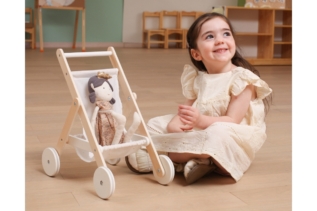 Dřevěný kočárek