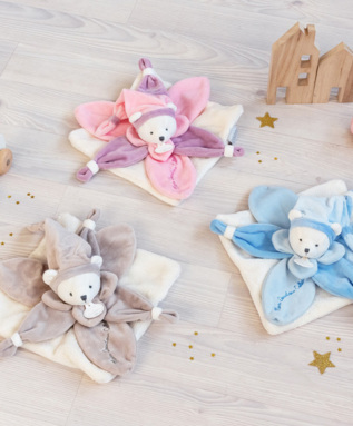 Doudou Dárková sada - plyšový muchláček růžový medvídek 24 cm