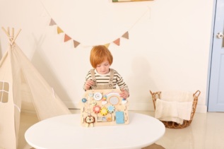 2Kids Toys Activity board Lvíčkův dům