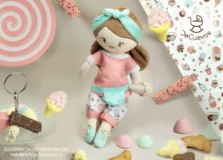 DeCuevas 20148 Plyšová panenka SWEET - 36 cm