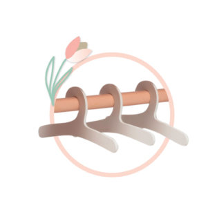 DeCuevas 55874 Dřevěný šatní věšák na oblečení pro panenky Tulipe 2025