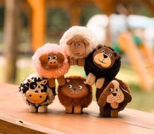 2Kids Toys Dřevěná figurka XL pompon Kočka