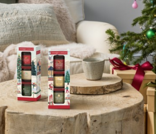 Yankee Candle dárková sada 3 skleněných votivních svíček Holiday Party 2025