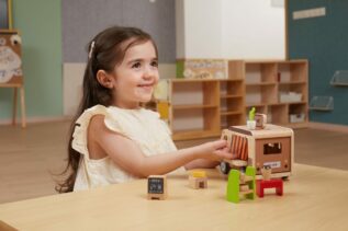 Dřevěná pojízdná kavárna